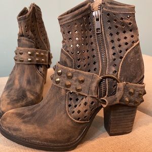 Coolway Distressed Western Booties Sz 5